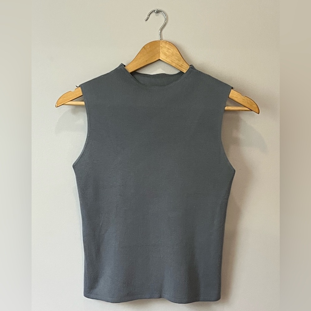 Women’s Grey Sleeveless, Mock-Neck Tank Top